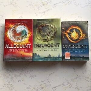 VERONICA ROTH TRILOGY Allegiant HARD COVER BOOK SET